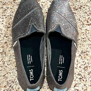 Toms shoes. Size 6 women’s